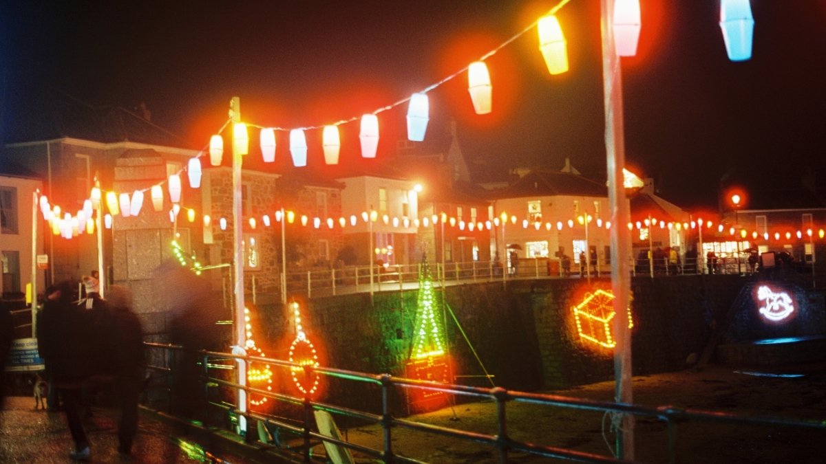 Christmas Film Photography For Beginners - Analogue Wonderland
