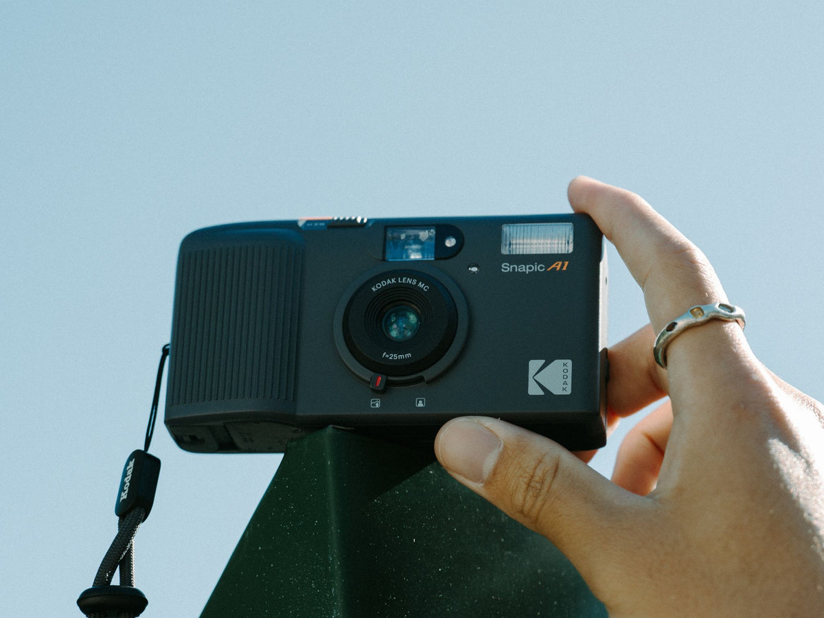 KODAKSnapicA1-35mmFilmCamera-LifestyleRhinoGrey