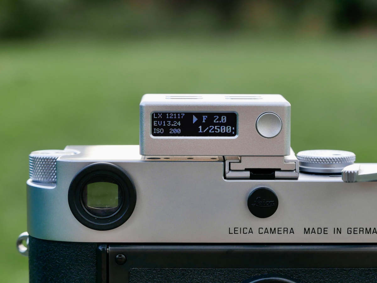 Keks KM02 chrome light meter - on a camera