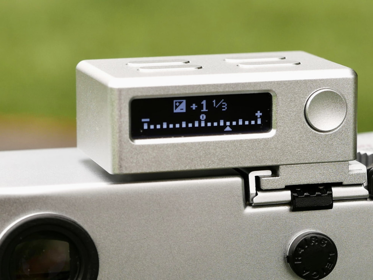 Keks KM02 - the premium light-meter for film cameras - showing exposure compensation