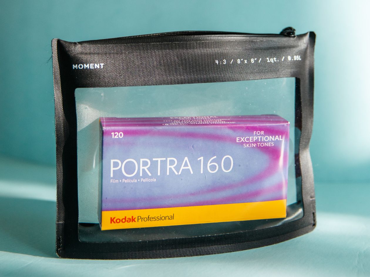 Moment Reusable Travel Film Pouch - Lifestyle 1