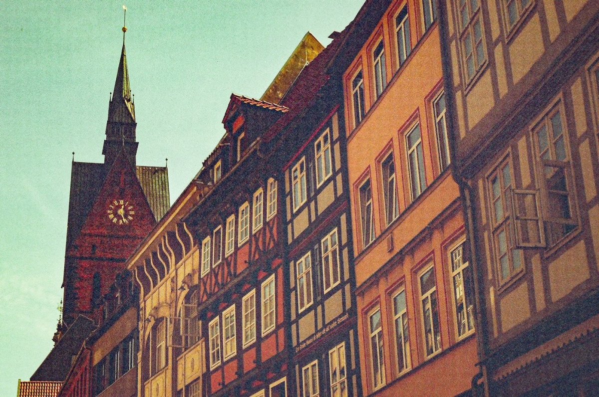 Lucky Super 100 - 35mm Film 36exp - EXPIRED - Analogue Wonderland - 2