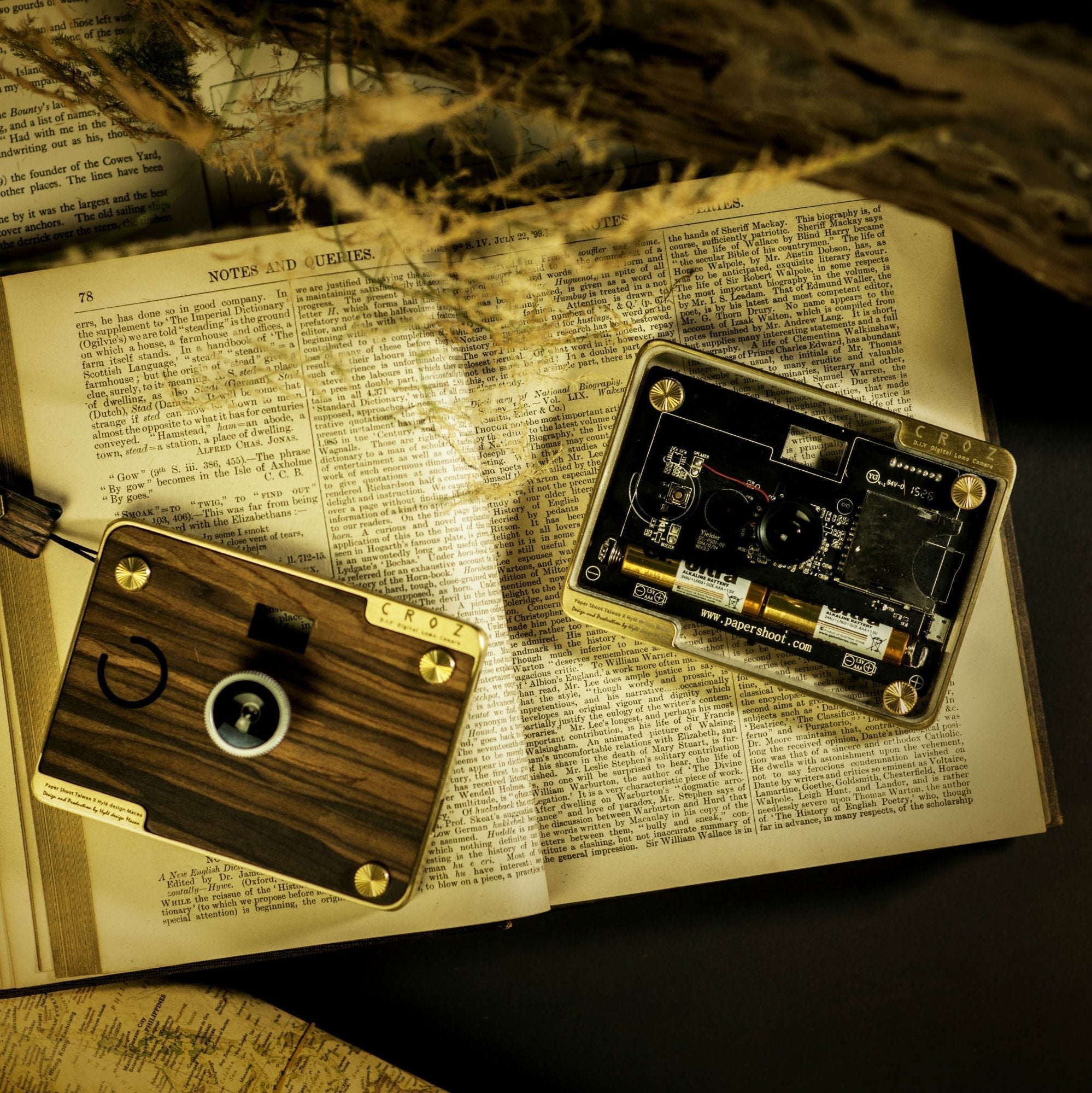 20 MP CROZ Vintage Camera Set