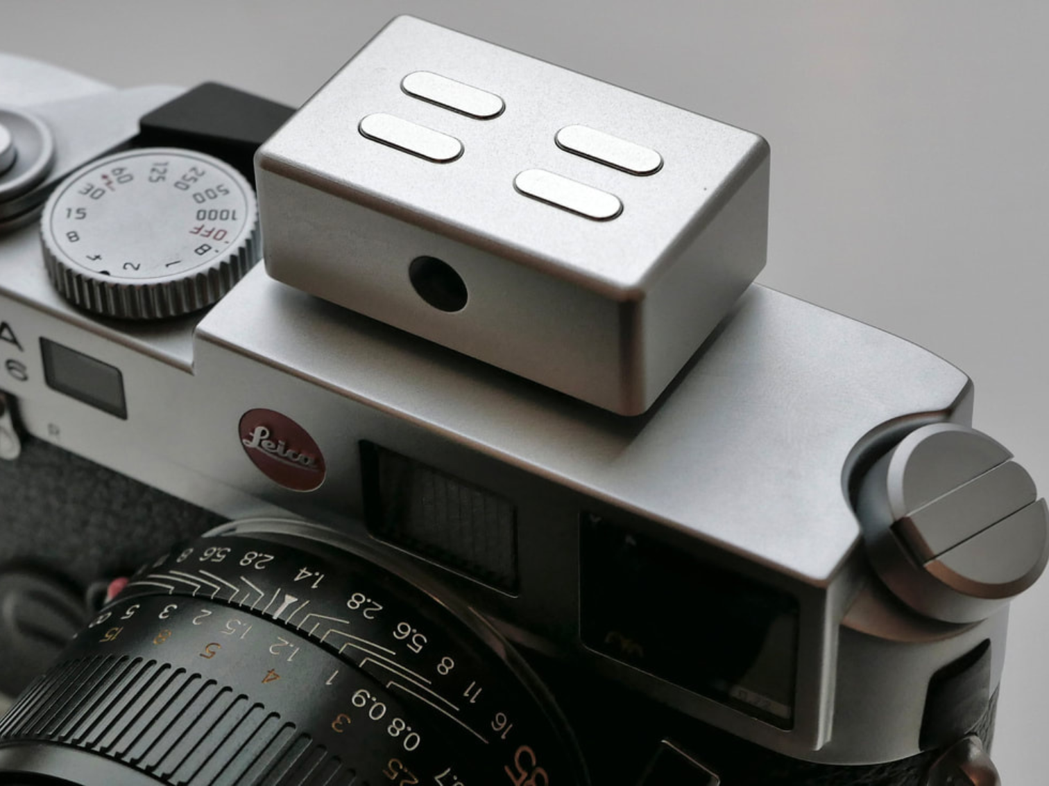 Keks KM02 - the premium light-meter for film cameras - showing the top buttons