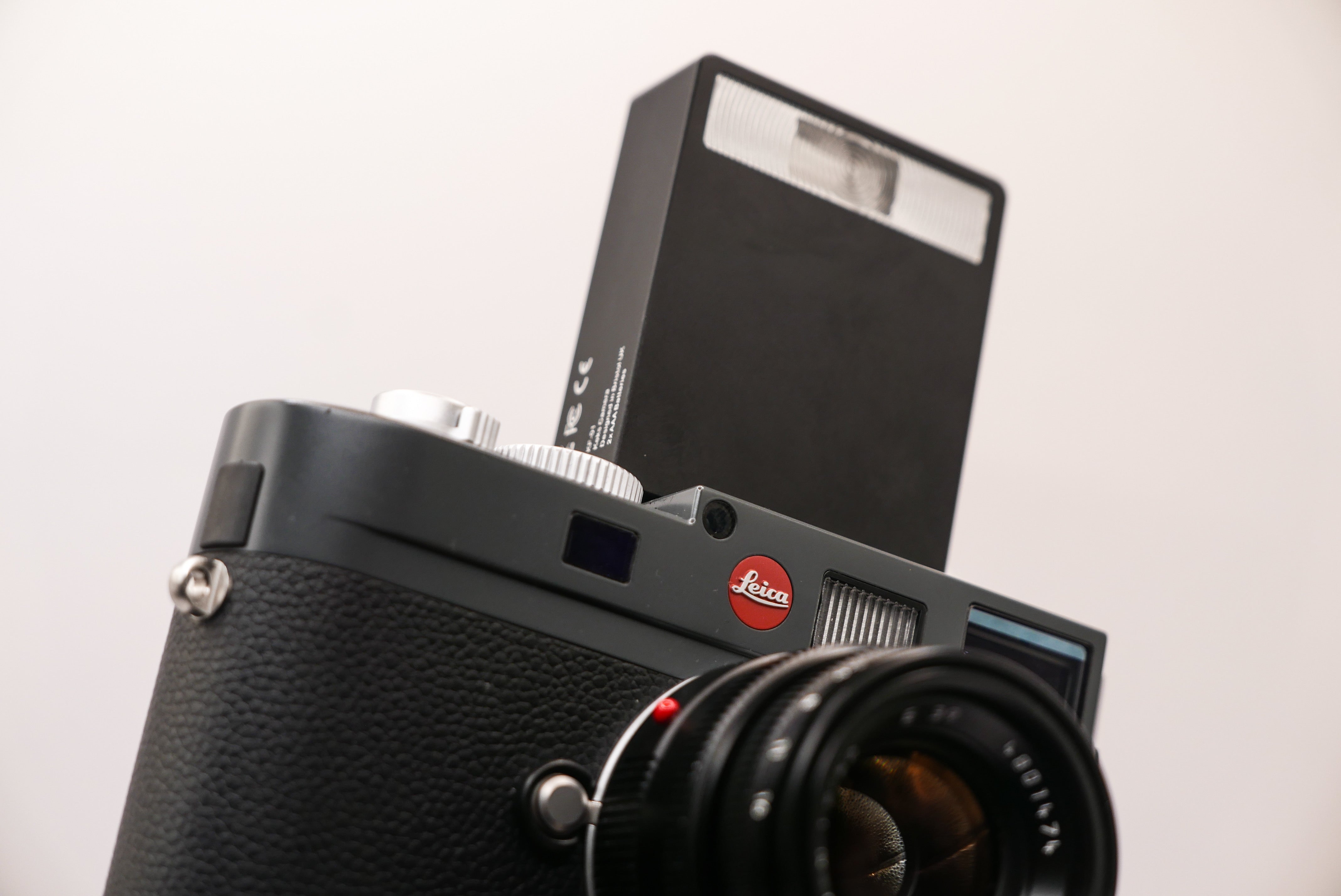 Keks KF01 - Compact Flash for Film Cameras - black model on black camera