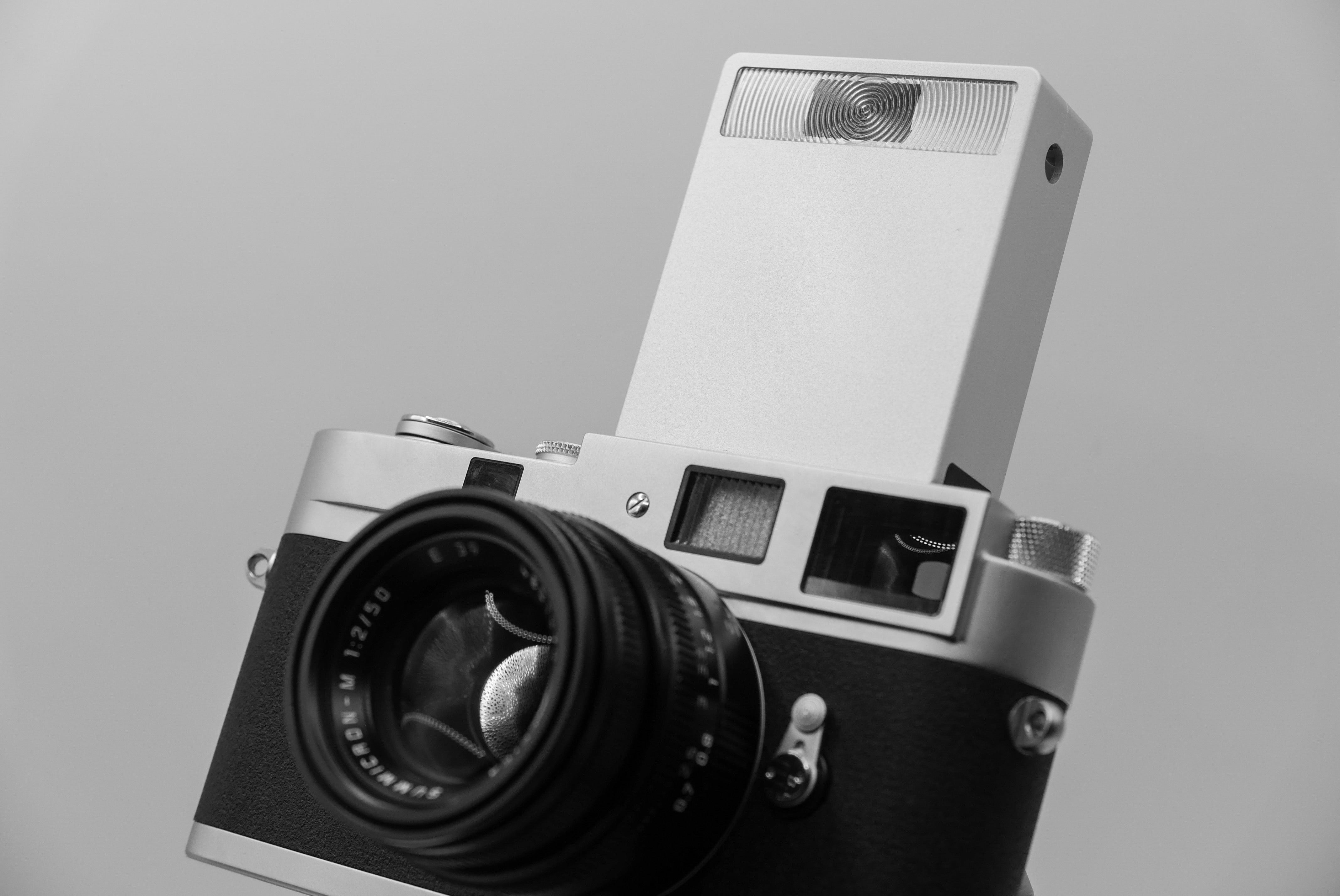 Keks KF01 - Compact Flash for Film Cameras - chrome on black camera