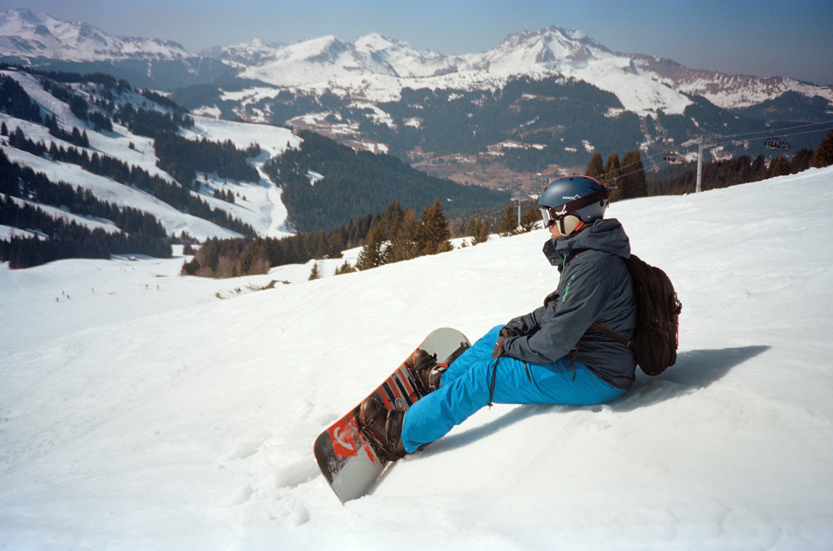 Kodak Ektar - 35mm Film - sample photo of snowboarder