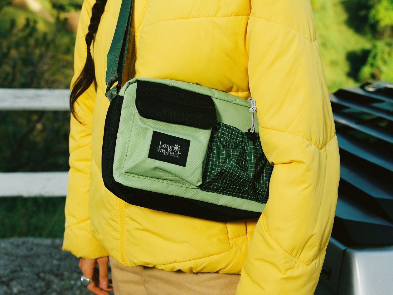 Long Weekend Santa Fe Camera Bag - Moss - Lifestyle