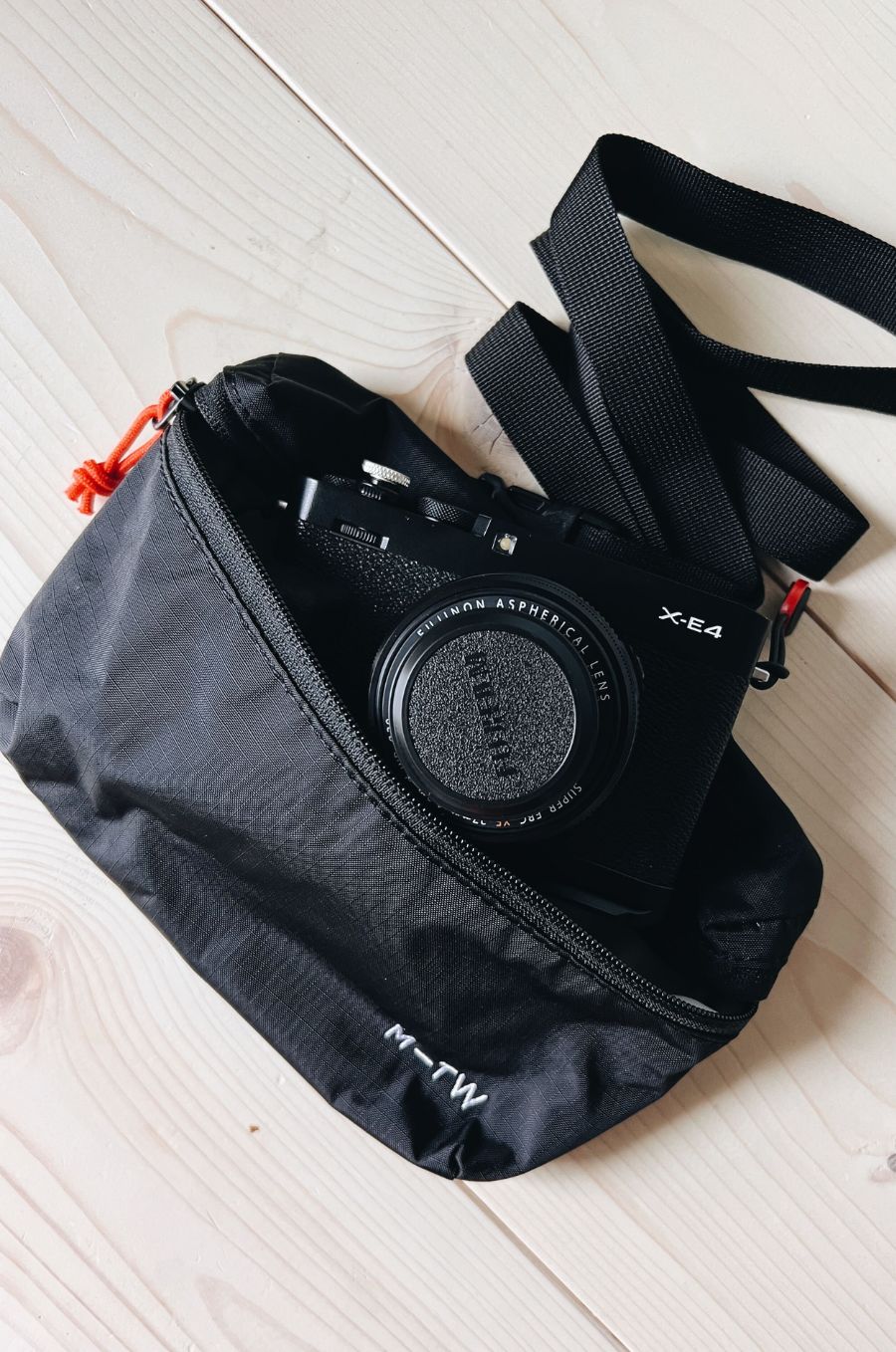 Moment Mini Sling Camera Bag - Black Ripstop - Lifestyle 2