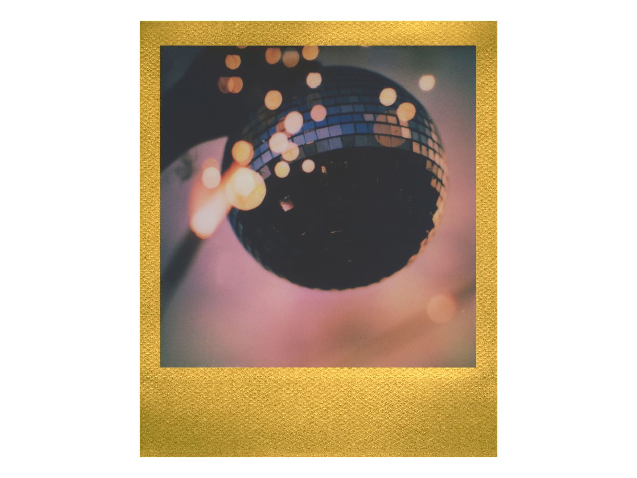 Polaroid iType Film - Golden Moments Edition - Sample Image 1