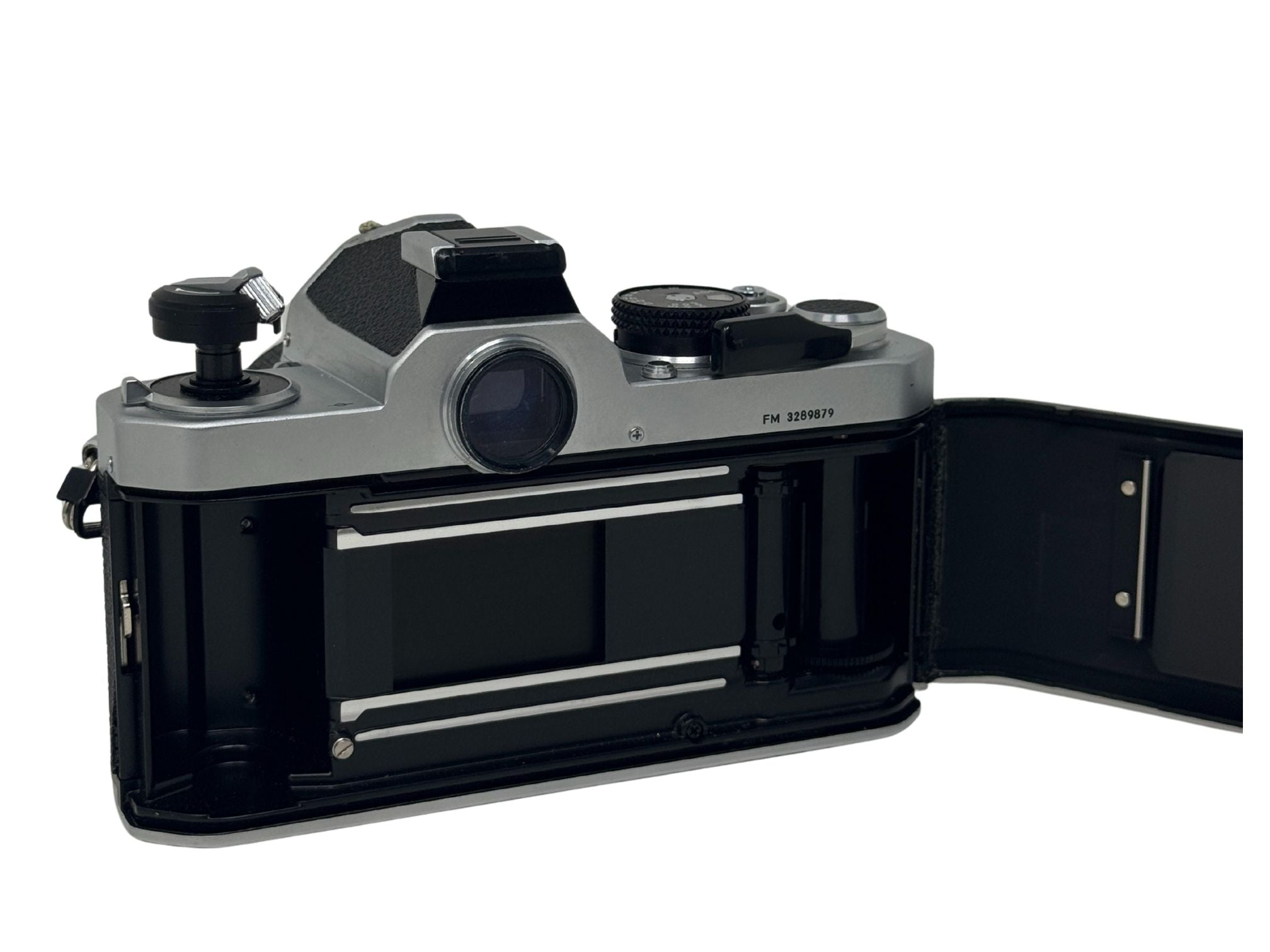 Nikon FM Chrome w/ 50mm f/2 [3289879] - Film Camera