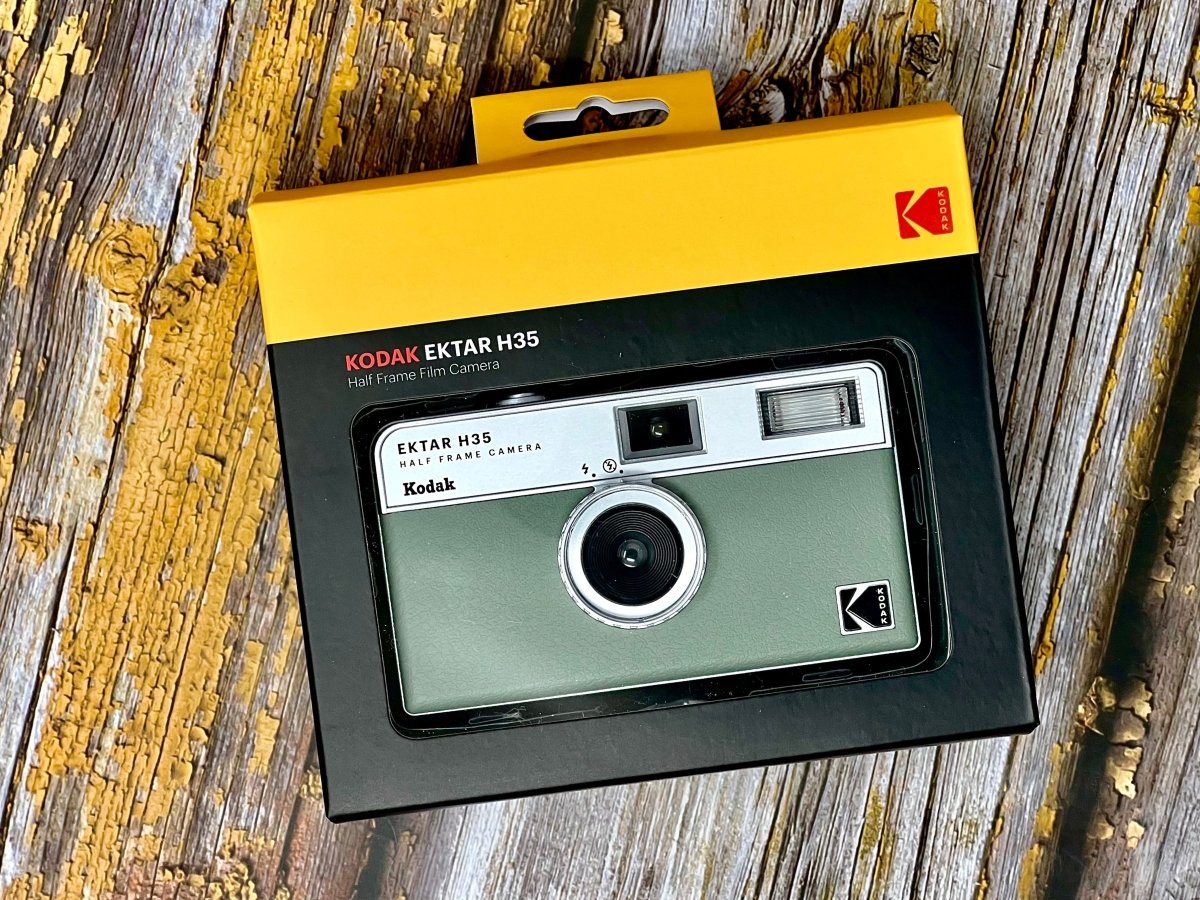 KODAK EKTAR H35 Half Frame Film Camera, 35mm, Reusable,  Focus-Free, Lightweight, Easy-to-Use (Sage) (Film & AAA Battery are not  Included) : Electronics