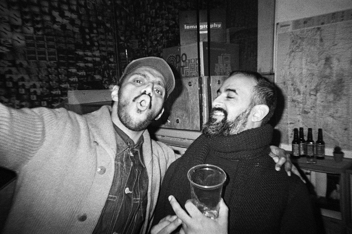 Lomography Simple-Use 35mm Film Camera Black White Analogue